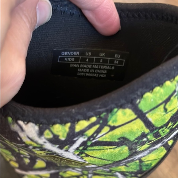 Muck Boots boys size 4 - Picture 6 of 6